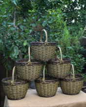Load image into Gallery viewer, Egg Basket/Round Shopper