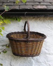 Load image into Gallery viewer, Clyde Valley Orchard Baskets Reproductions