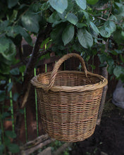 Load image into Gallery viewer, Clyde Valley Orchard Baskets Reproductions