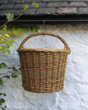 Load image into Gallery viewer, Clyde Valley Orchard Baskets Reproductions