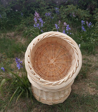 Load image into Gallery viewer, Fruit Merchant&#39;s Sieve - &#39;Upright Bushel Basket&#39;